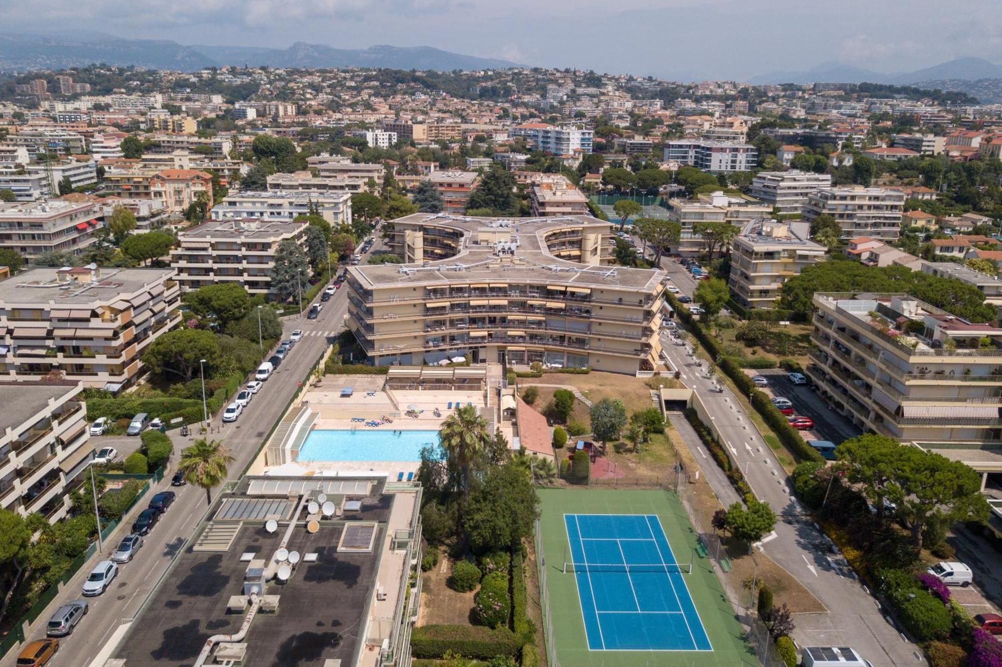 Residence Pierre & Vacances Heliotel Marine Saint-Laurent-du-Var Exterior foto